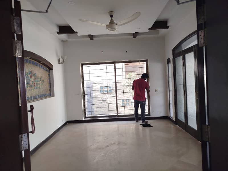 1 Kanal Super Out House Prime Hot For Sale dha Phase4 13