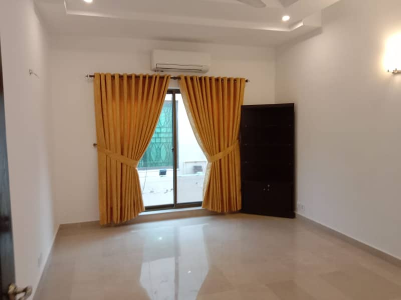 1Kanal Most Good House For Sale DHA Phase 4 2