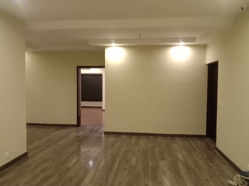 1Kanal Most Good House For Sale DHA Phase 4 17