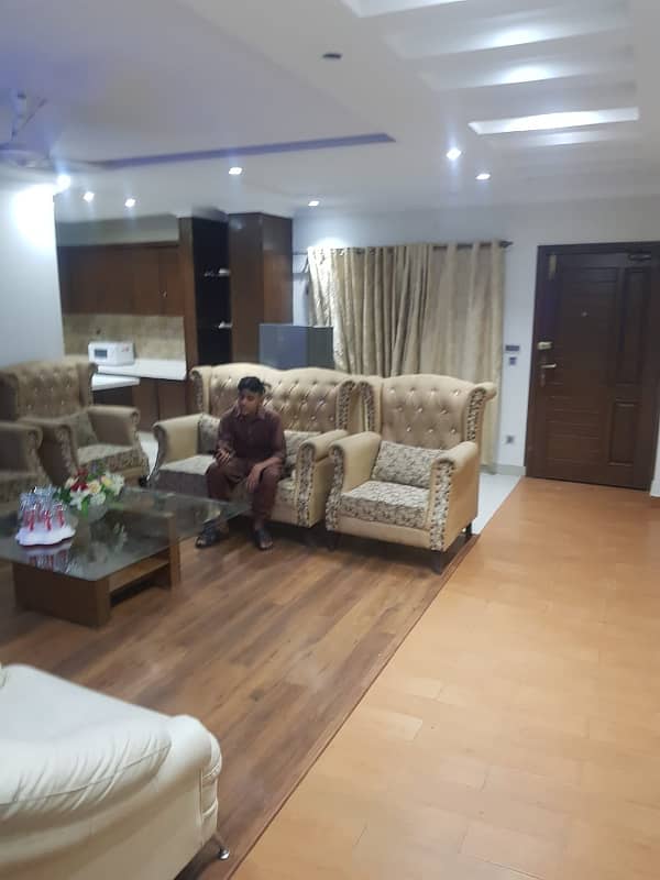 Par Day short time Two BeD Room apartment Available for rent in Bahria town phase 4 and 6 empire Heights 2 Family apartment 6