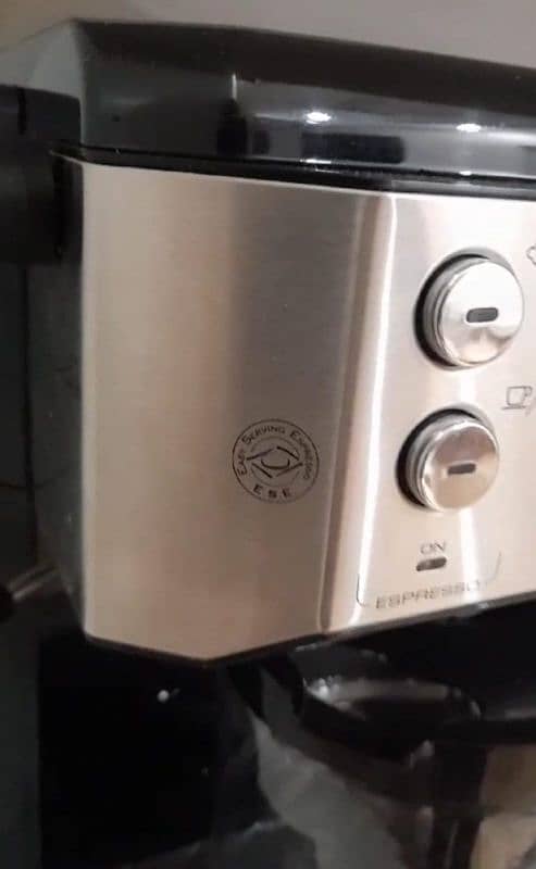 Delonghi Coffee Machine 3