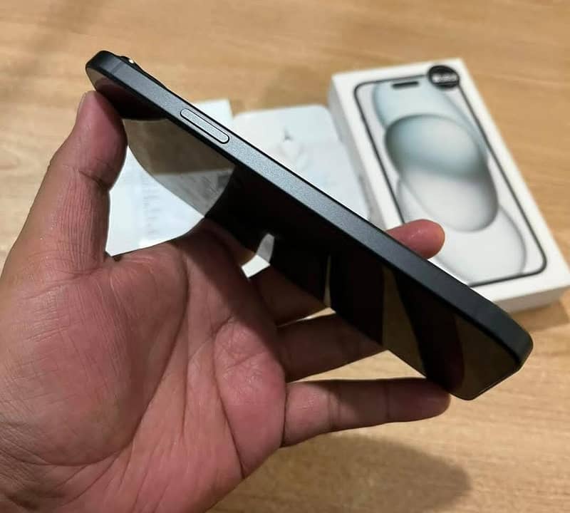 Apple iPhone 15 plus Open box JV 4