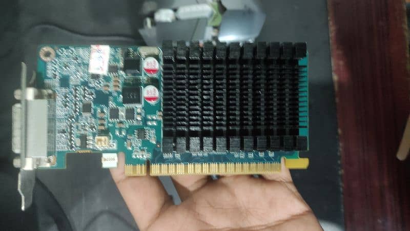 Nvidia GeForce 8400 GS Graphics card 1