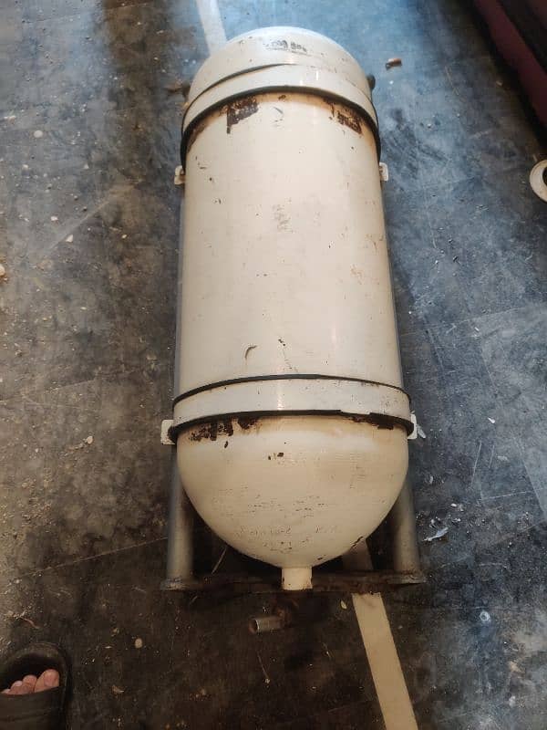 CNG cylinder with kit 1