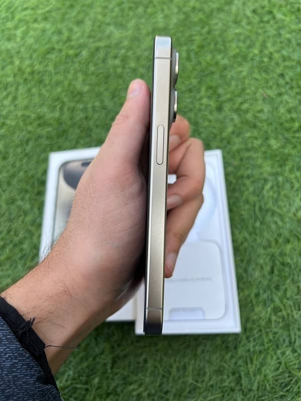 iphone 15 Pro Factory Unlock 128Gb 4