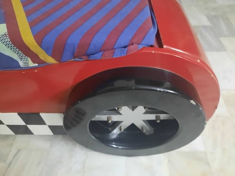 FERRARI CAR BED LIGHTNING MCQUEEN 2