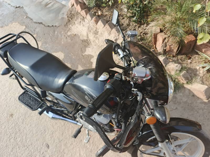 Suzuki GS 150 SE 2022 4