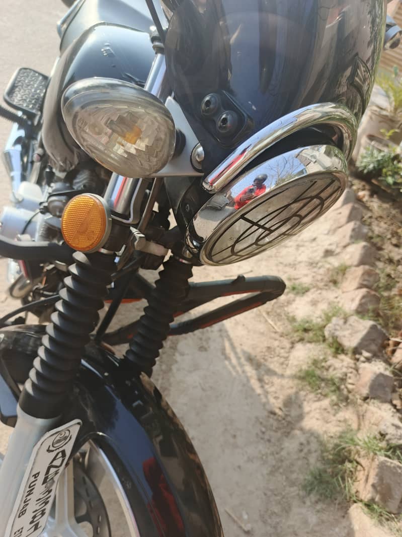 Suzuki GS 150 SE 2022 6