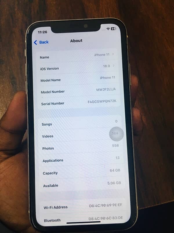 iphone 11 64gb jv white color bettry health 80% 1