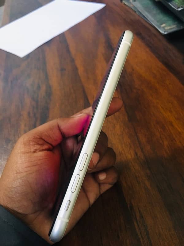 iphone 11 64gb jv white color bettry health 80% 5