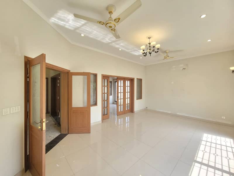 01 Kanal Modern Design House For Rent In DHA Phase 4 Block-A Lahore. 2