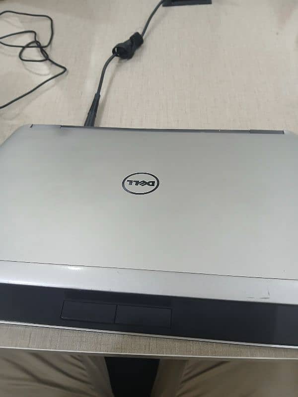 Dell latitude e7240  i5 4rth generation  4,128 4