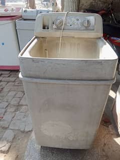 washing machine saaf suthri halat mein hai original copper winding