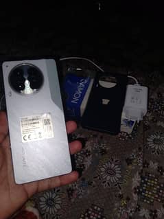 camon 30 white