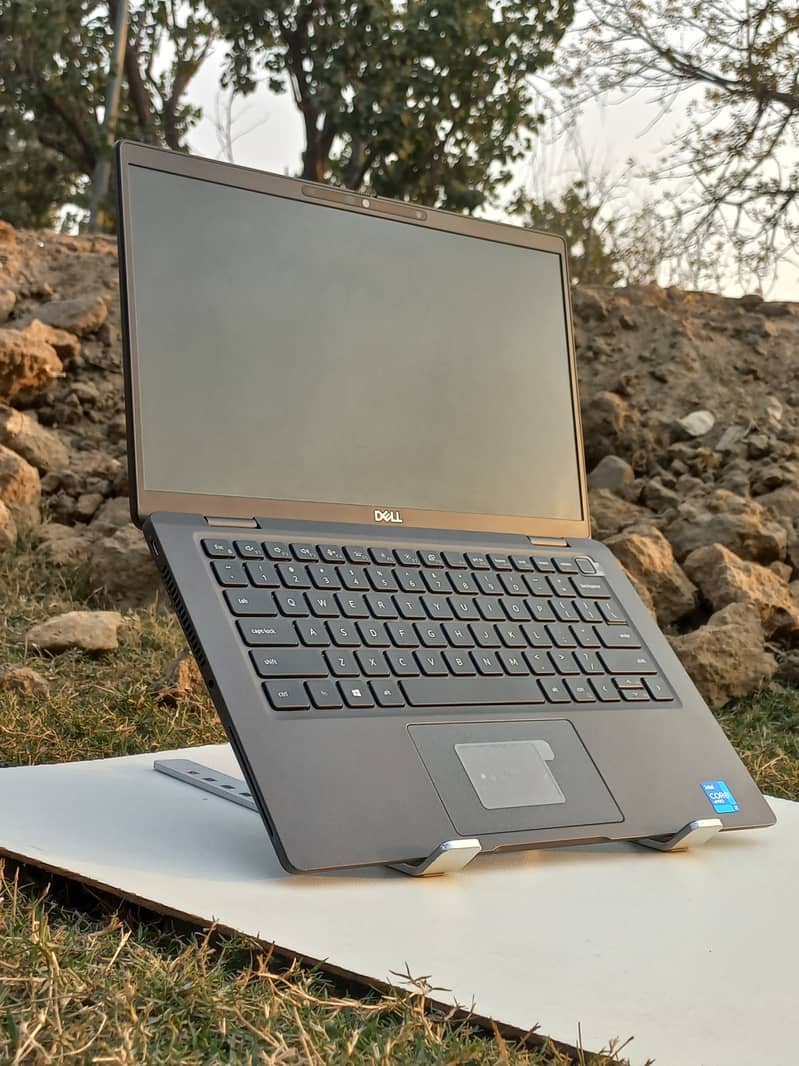 dell latitude 7320 | Core i7 11th gen | 10 by 10 Condition 9