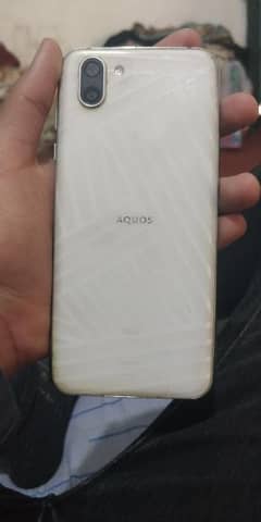 Aquos r2 (exchnge possible)