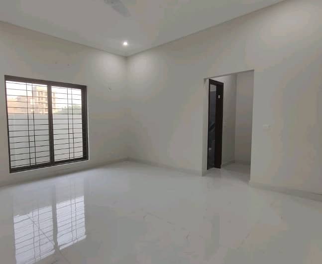 10 Marla Lower Portion For rent Is Available In Bahria Town - Janiper Block 7