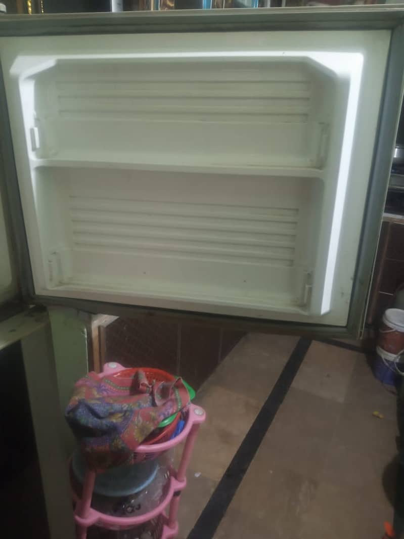 Dawlance Fridge Medium Size Urgent Sale (0323=4878/234) 3