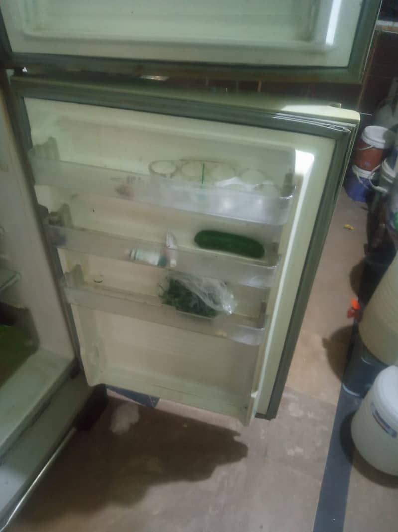 Dawlance Fridge Medium Size Urgent Sale (0323=4878/234) 2