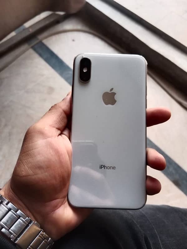 I phone xs (64gb) Non pta 10/10 condition 1