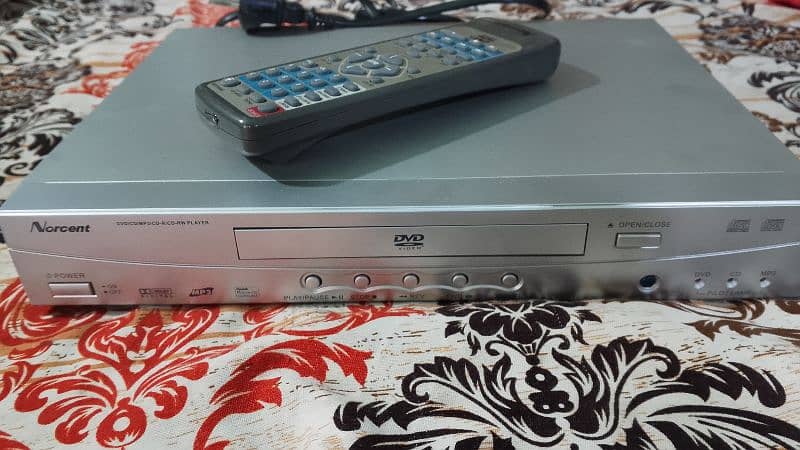 CD DVD player 0