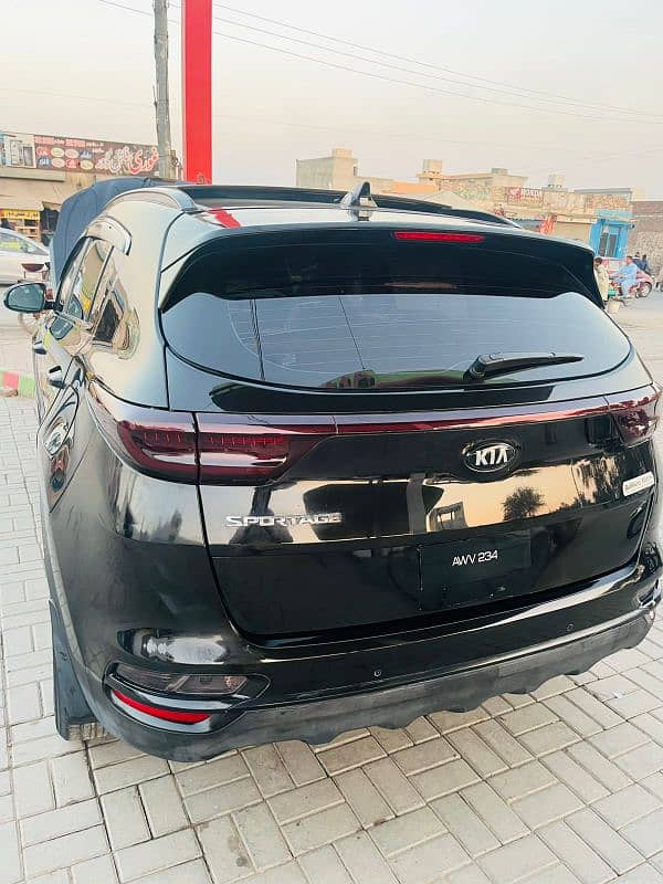 KIA Sportage 2021/2022 AWD all black | Only 1 fender is dry shower 2