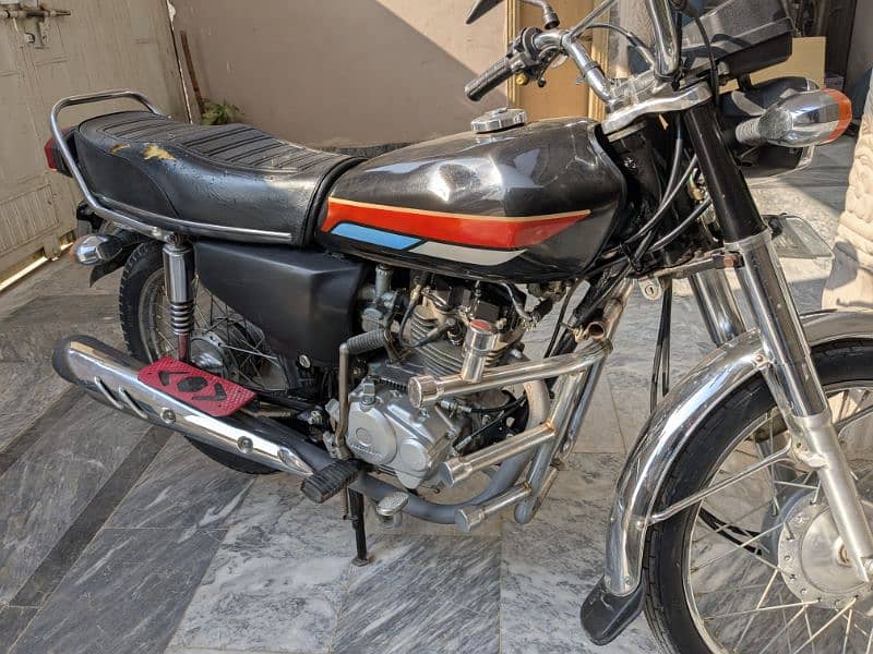 Honda 125 ,just 19000 driven , all genuine 0