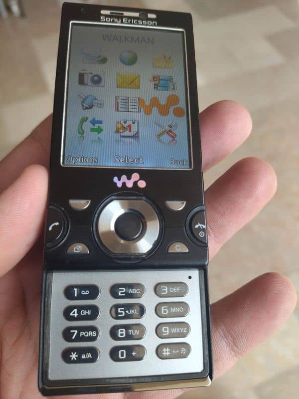 Sony Ericsson W995 Walkman 4