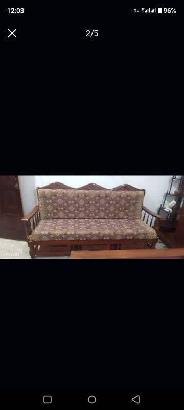 Lush condition sofa set +its cosions (original wood he) contact me. . 0