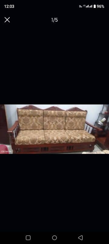 Lush condition sofa set +its cosions (original wood he) contact me. . 1