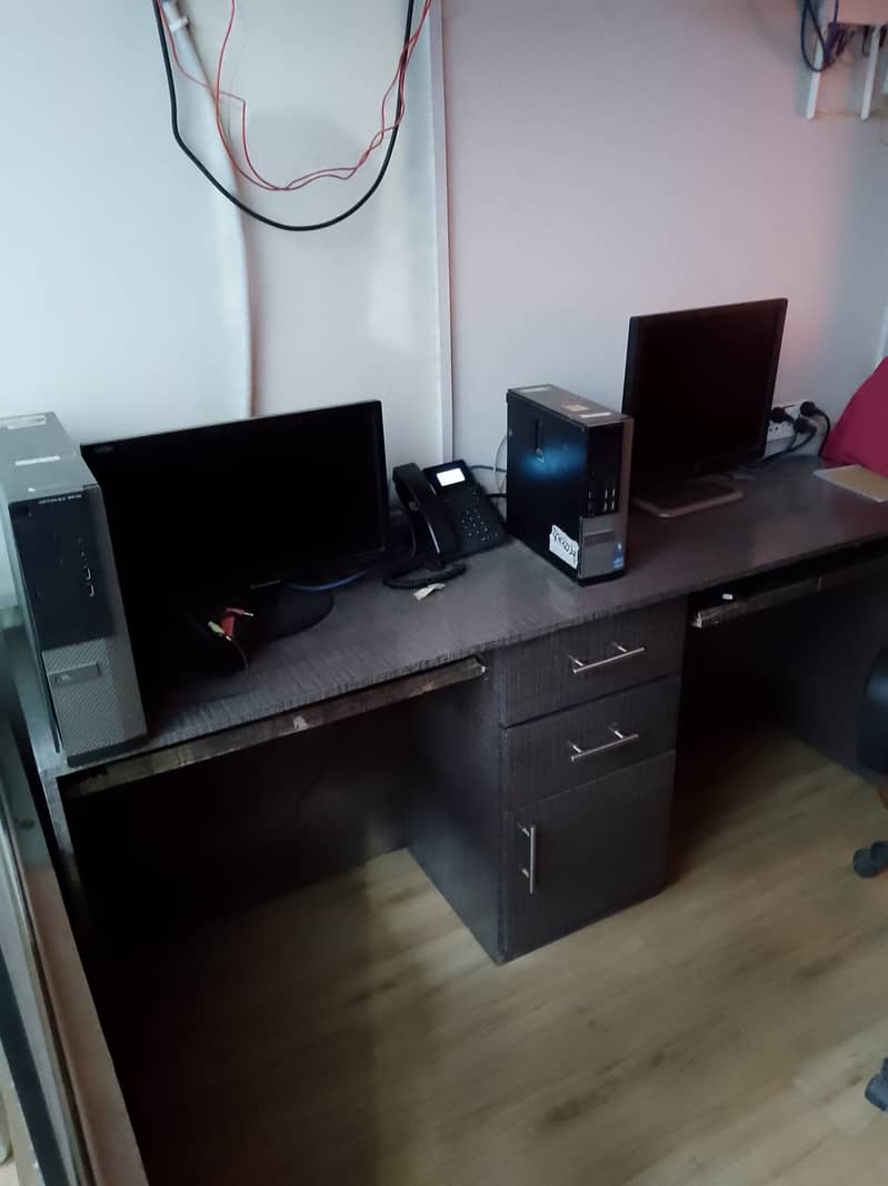 Well furnished office with all accessories 0