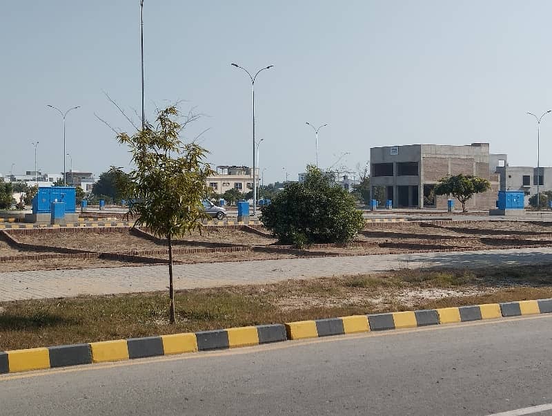 8 Marla Commercial Plot For Sale,  Etihad Garden  Ryk 7