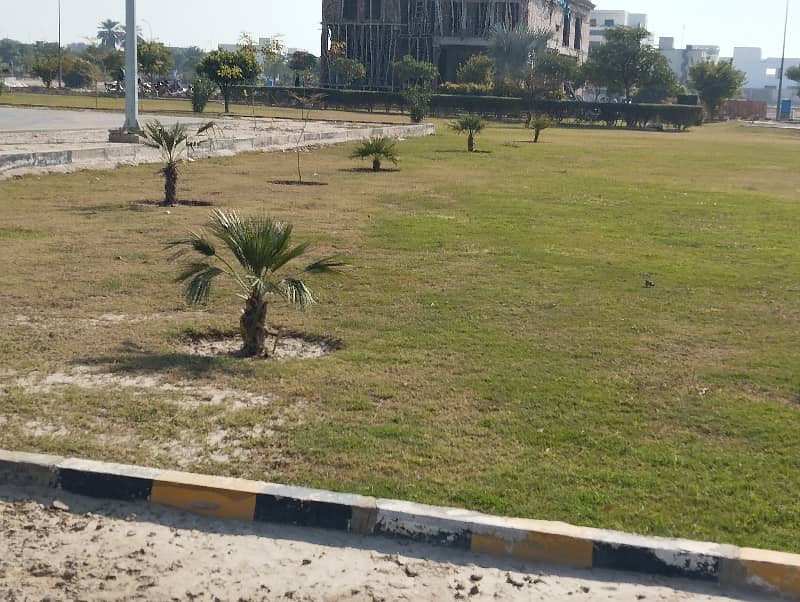 8 Marla Commercial Plot For Sale,  Etihad Garden  Ryk 35