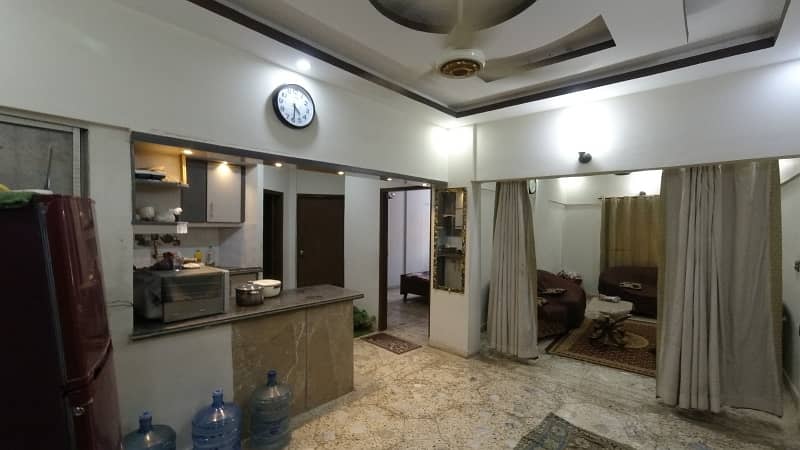 1250 Sq Feet Flat Available For Sale Gulshan E Iqbal Block 5 11