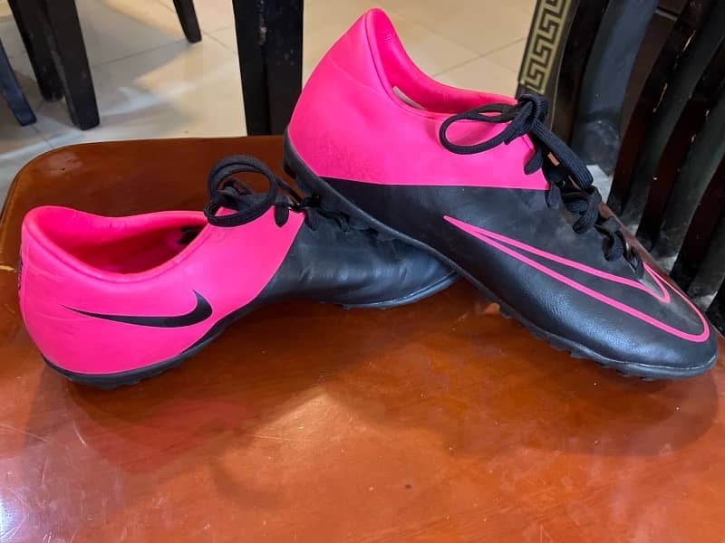 Nike Mercurial sport shoes 1