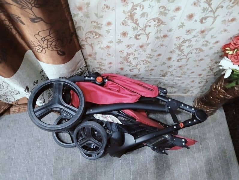 Dubai brand stroller 3