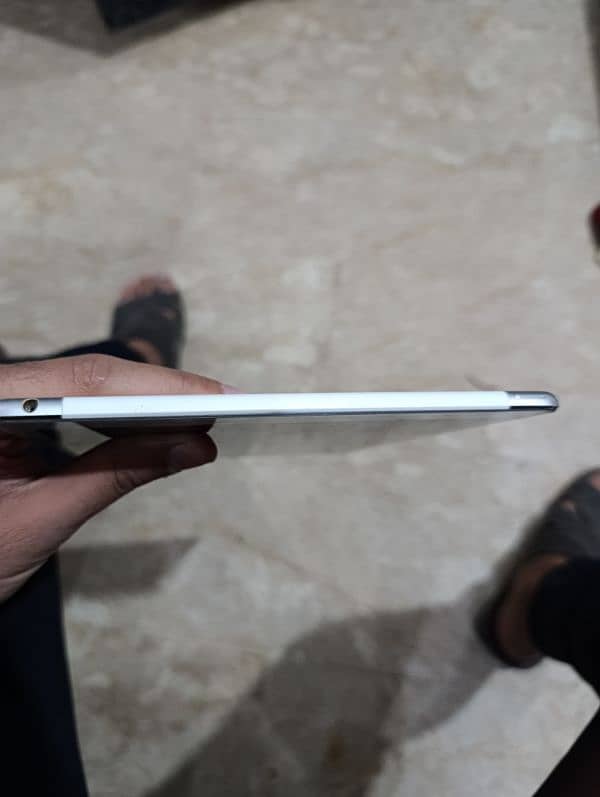 Apple Ipad Air 2 128gb 10/10 Condition 5