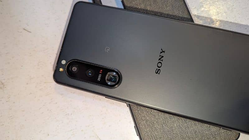 Sony Experia 5 Mark 3 off 9