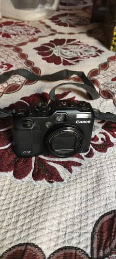 DSLR G12 camera