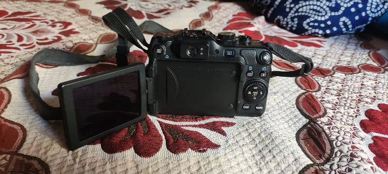 DSLR G12 camera 3