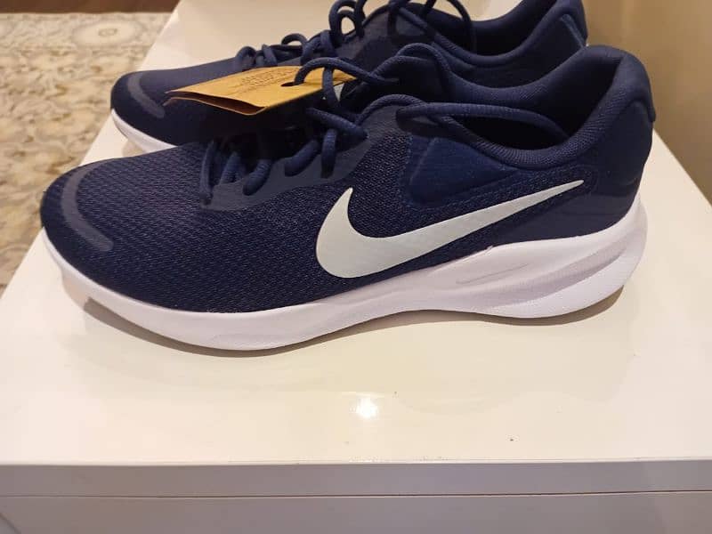 Nike COMFORT 5