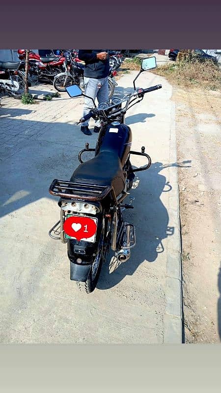 Suzuki GS 150 3