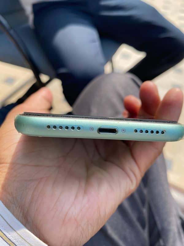 iphone 11 64Gb pta approved 1