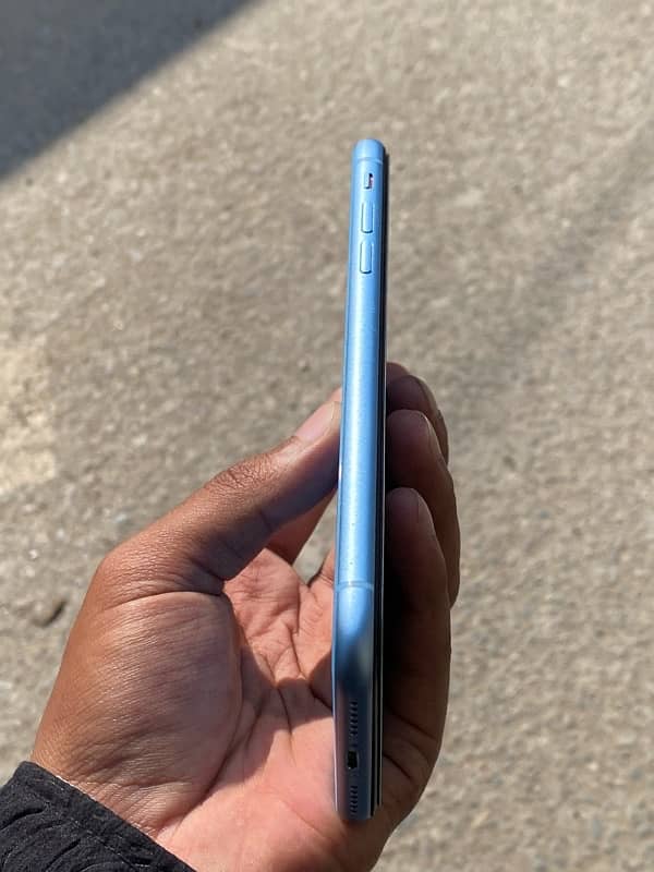 iPhone XR (Pta Approve 128 GB) 1