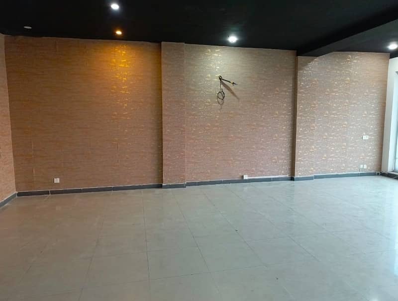 4 Marla 3rd Floor Office With Elevator For Rent In DHA Phase 5,Block CCA, Lahore. 8