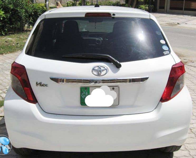 Toyota Vitz 2011 Model 5