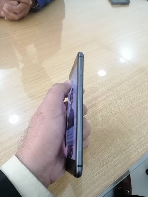 8plus black color 9