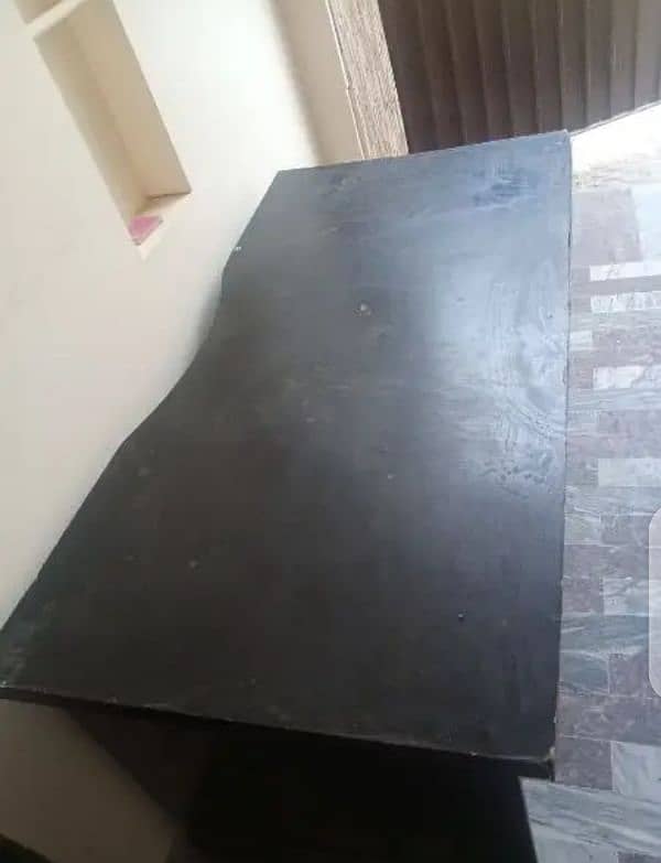 office table for Sale very urgeny 0