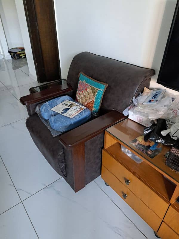 sofa set for urgent sale 1