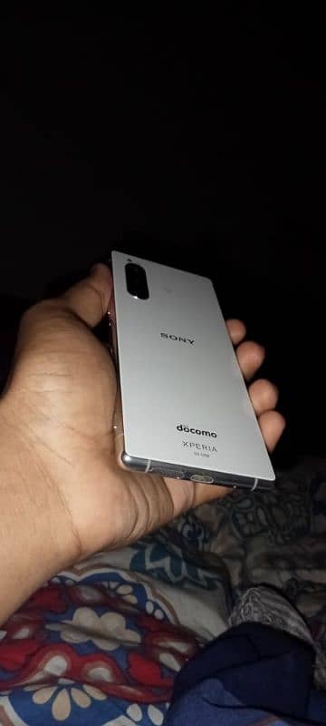 Sony Xperia 5 white 1